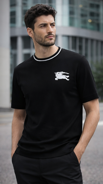T-Shirt Nera con Logo Ricamato