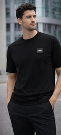 T-Shirt con Placchetta Logo sul Petto - Nero e Bianco